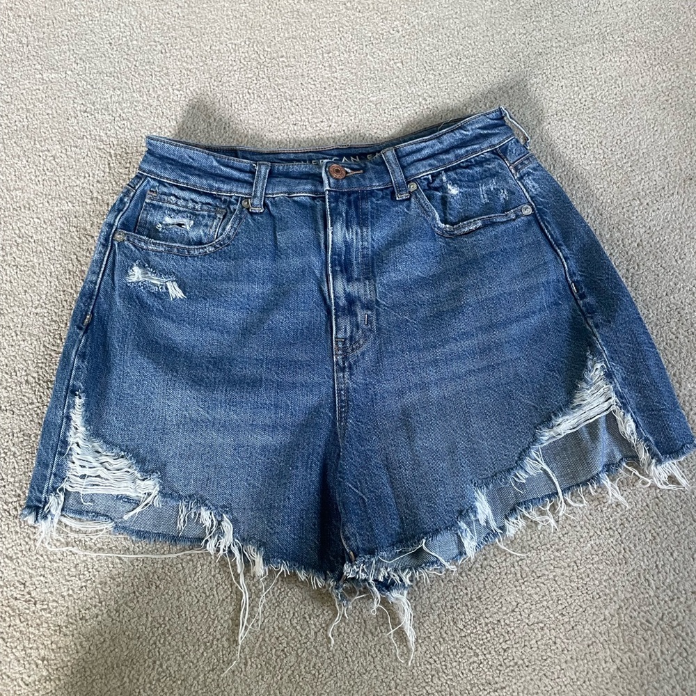 American Eagle highest rise mom short